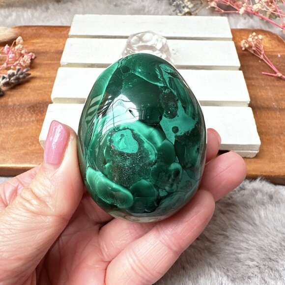 Beautiful Malachite Egg - Picture 4 of 7